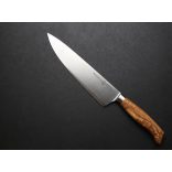 Cutitul bucatarului 23cm Messermeister Oliva Luxe